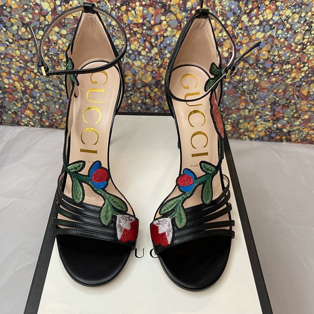 Gucci black leather opehlia floral sandals